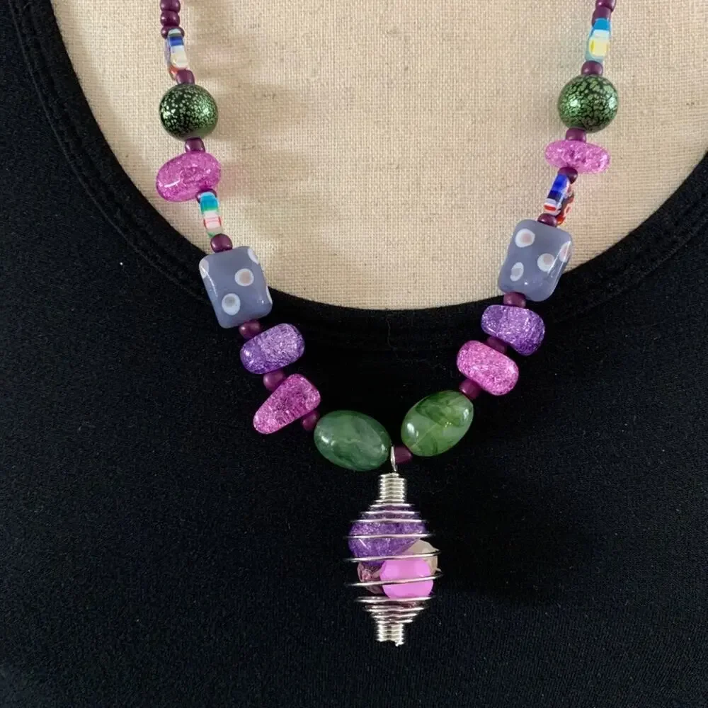 Diffuser Pink and green statement‎ necklace. - Picture 2 of 4